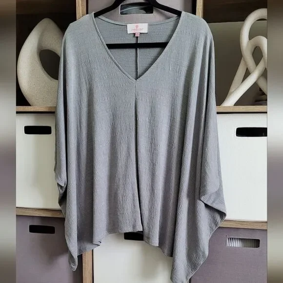 Laurie Felt Gray V-Neck Top Size M/L - Picture 5 of 12